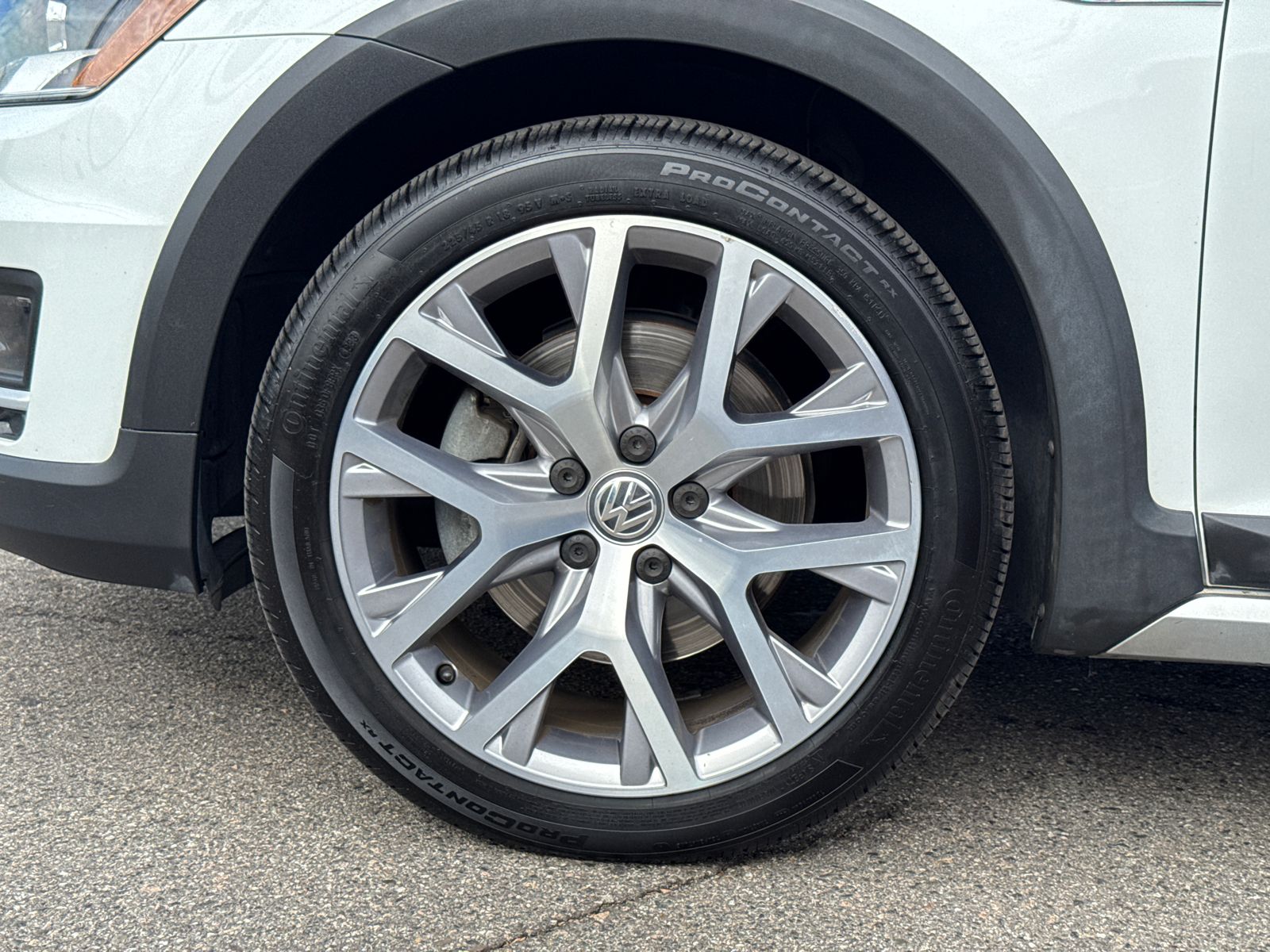 2017 Volkswagen Golf Alltrack photo 4