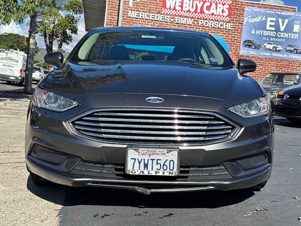 Used 2017 Ford Fusion SE Sedan