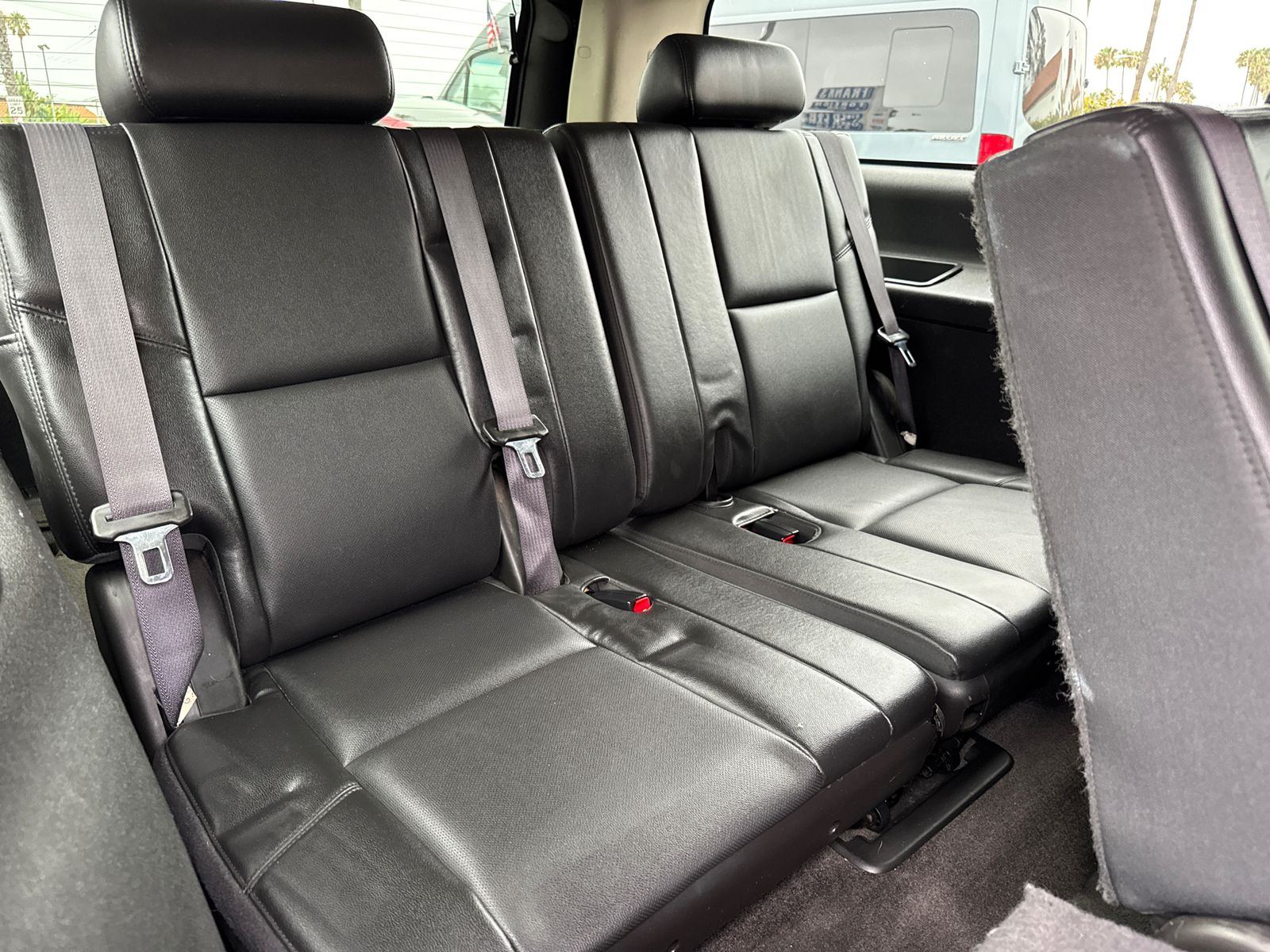 2013 Chevrolet Suburban LTZ - Photo 12