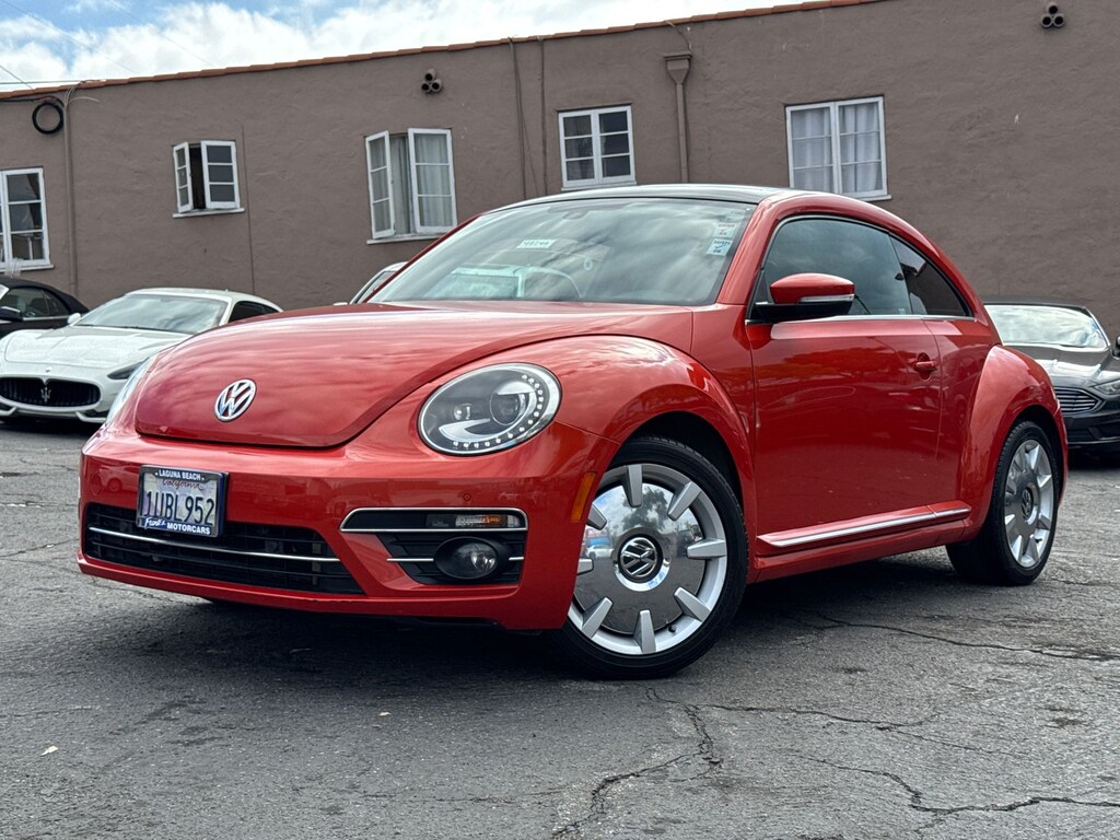 Used 2018 Volkswagen Beetle 2.0T SE Hatchback