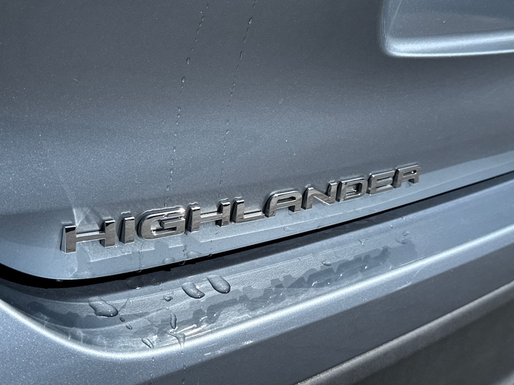 Used 2020 Toyota Highlander LE SUV