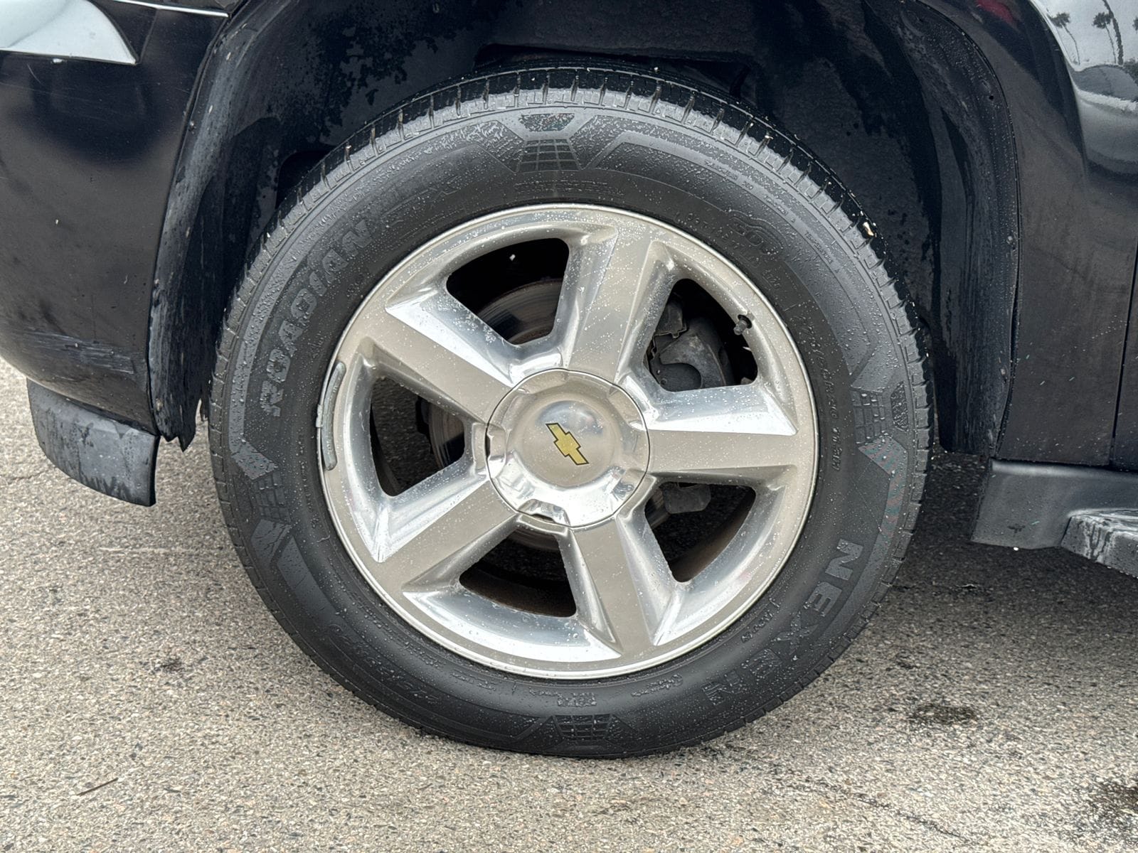 2013 Chevrolet Suburban LTZ - Photo 4