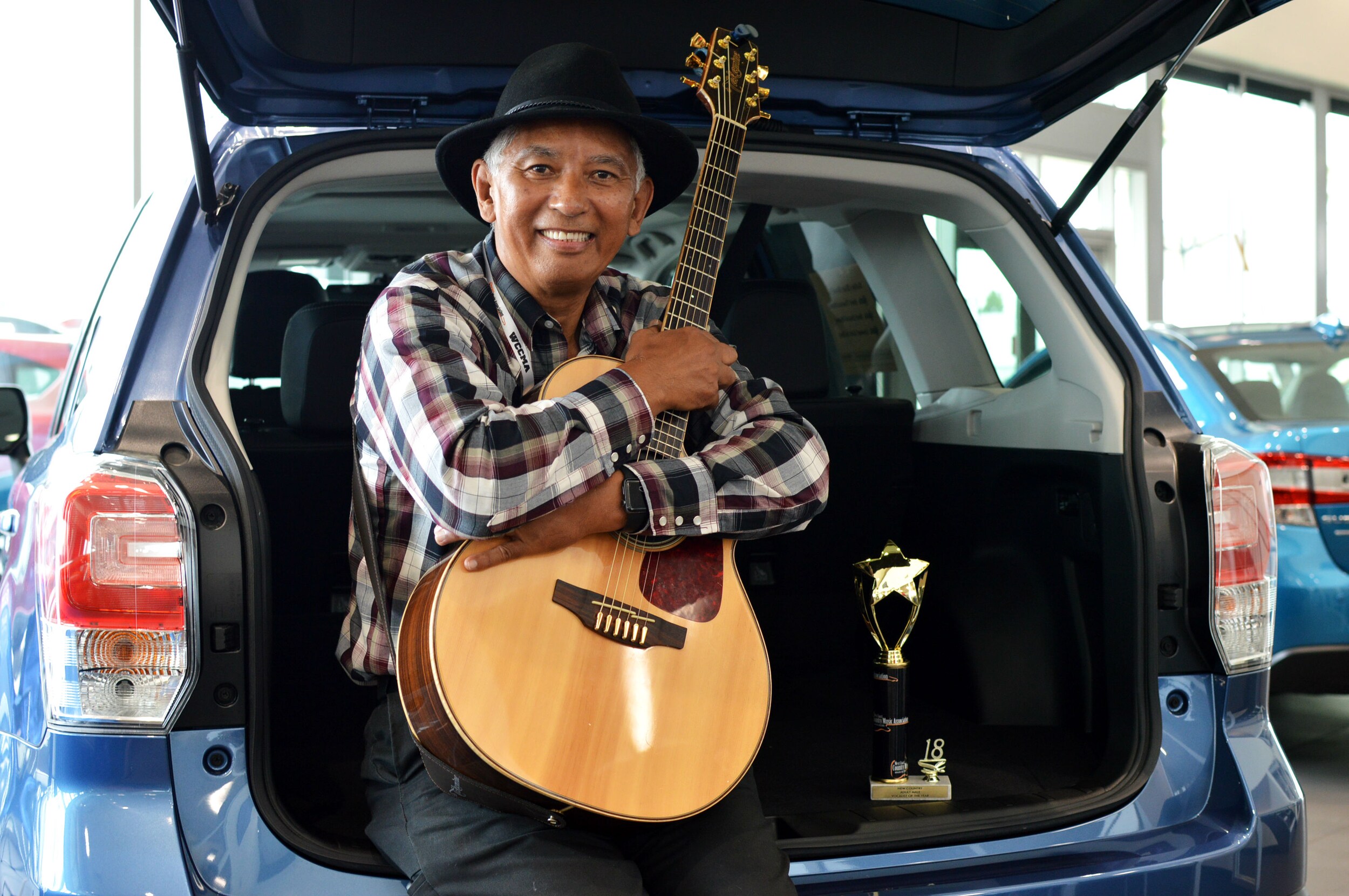 bobguitar.jpg