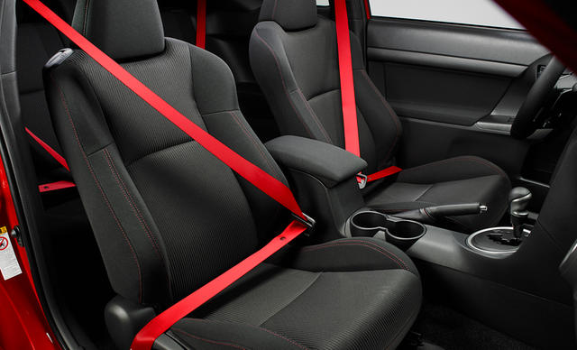 MM17_tCRS10_Seats_Seatbelts.jpg