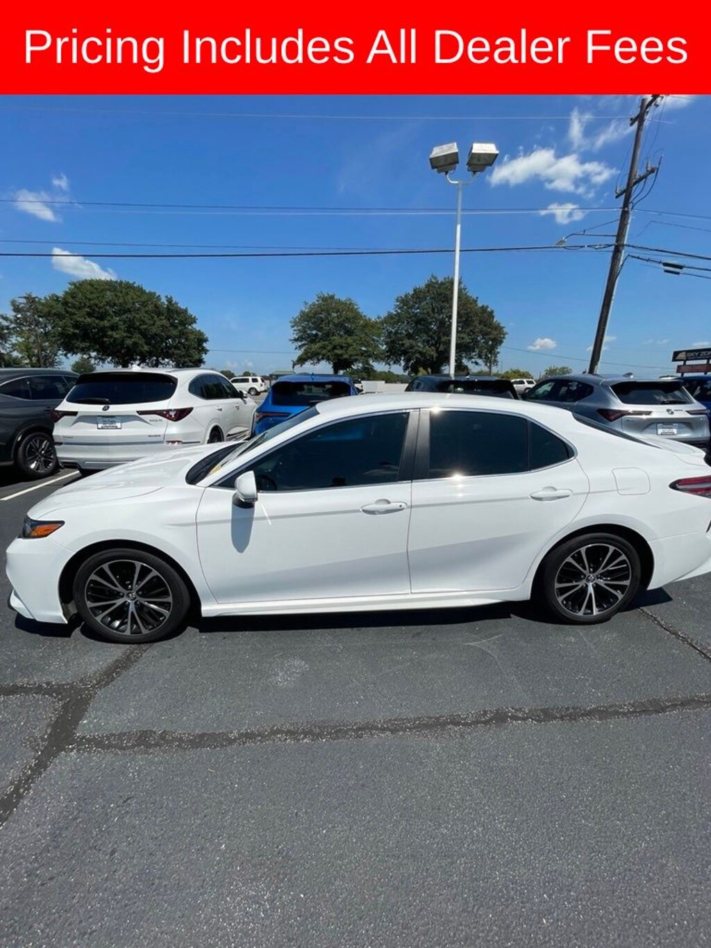 Used 2018 Toyota Camry SE Sedan
