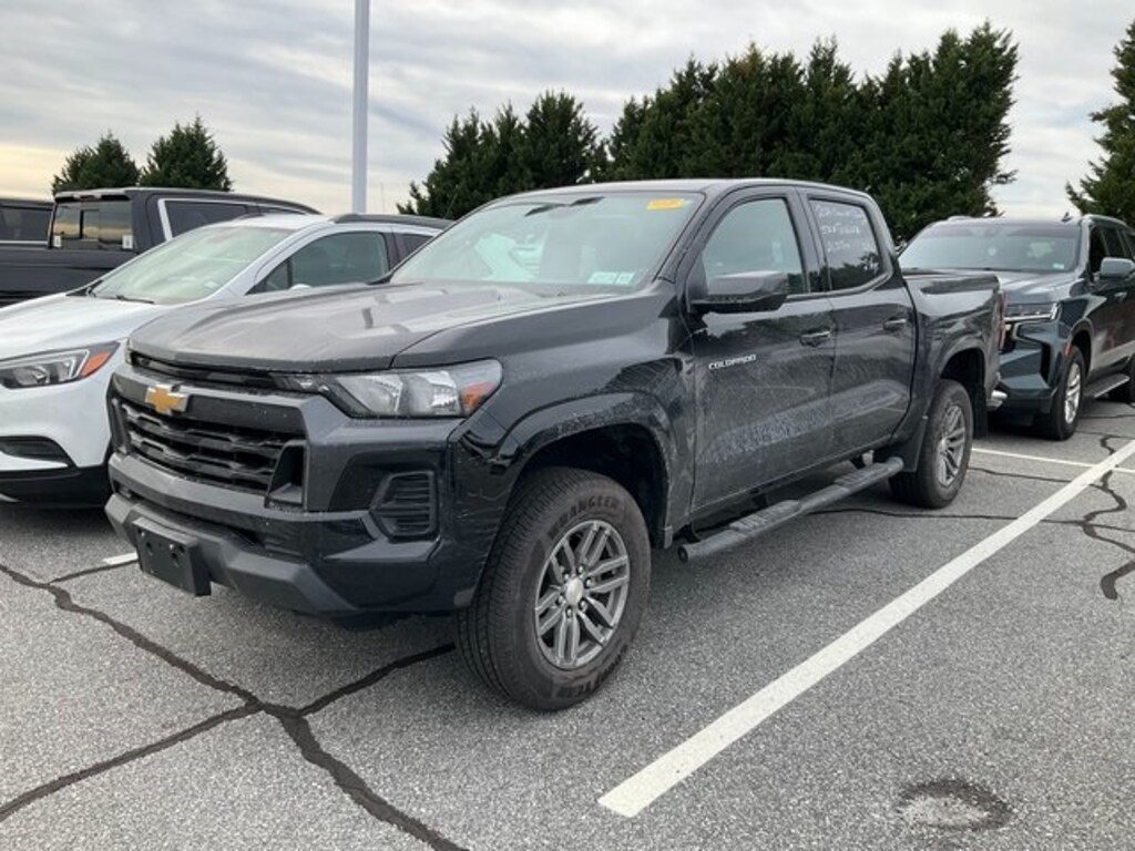 Used 2024 Chevrolet Colorado LT Truck