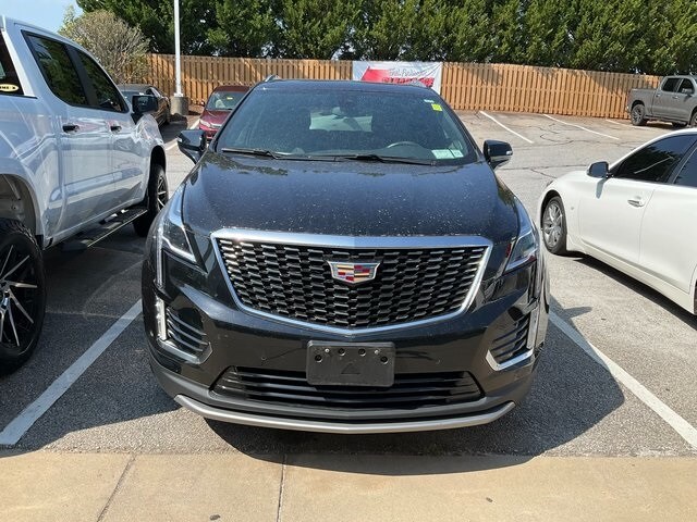 2022 Cadillac XT5 Premium Luxury photo 2