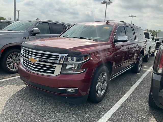 2019 Chevrolet Suburban Premier photo 3