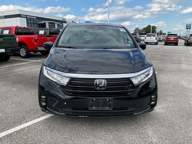 2024 Honda Odyssey Touring photo 2