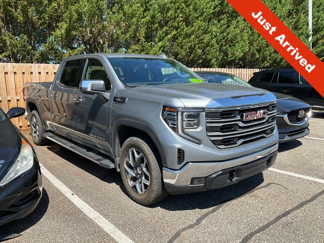 2023 GMC Sierra 4WD Crew Cab Short Box SLT's photo