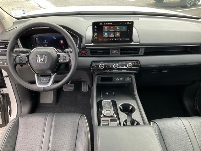 2025 Honda Pilot Elite photo 3