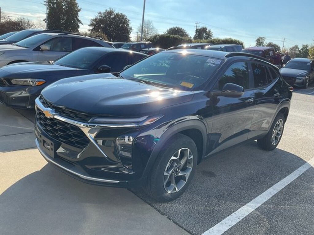 Used 2024 Chevrolet Trax LT SUV