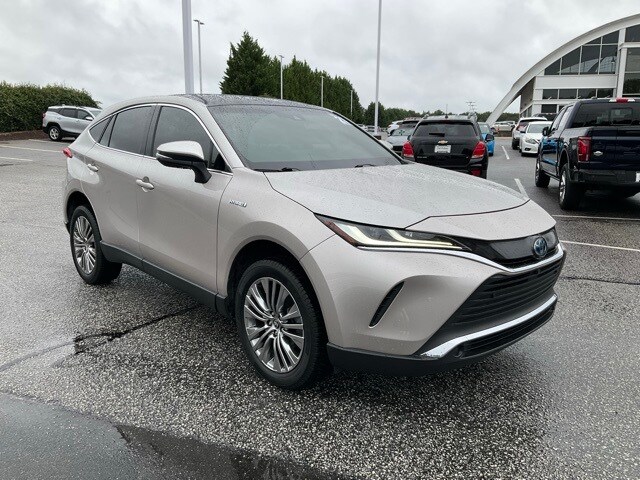 2021 Toyota Venza LE photo 3