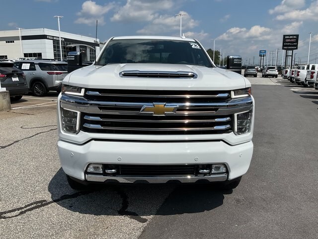 2023 Chevrolet Silverado 2500HD High Country photo 2