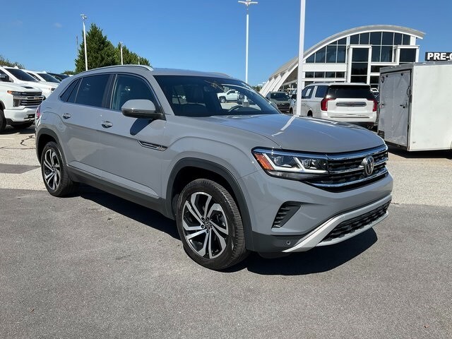 2022 Volkswagen Atlas Cross Sport SEL photo 3