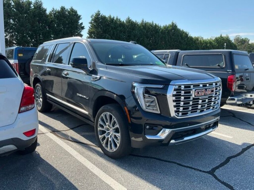 Used 2025 GMC Yukon XL Denali SUV