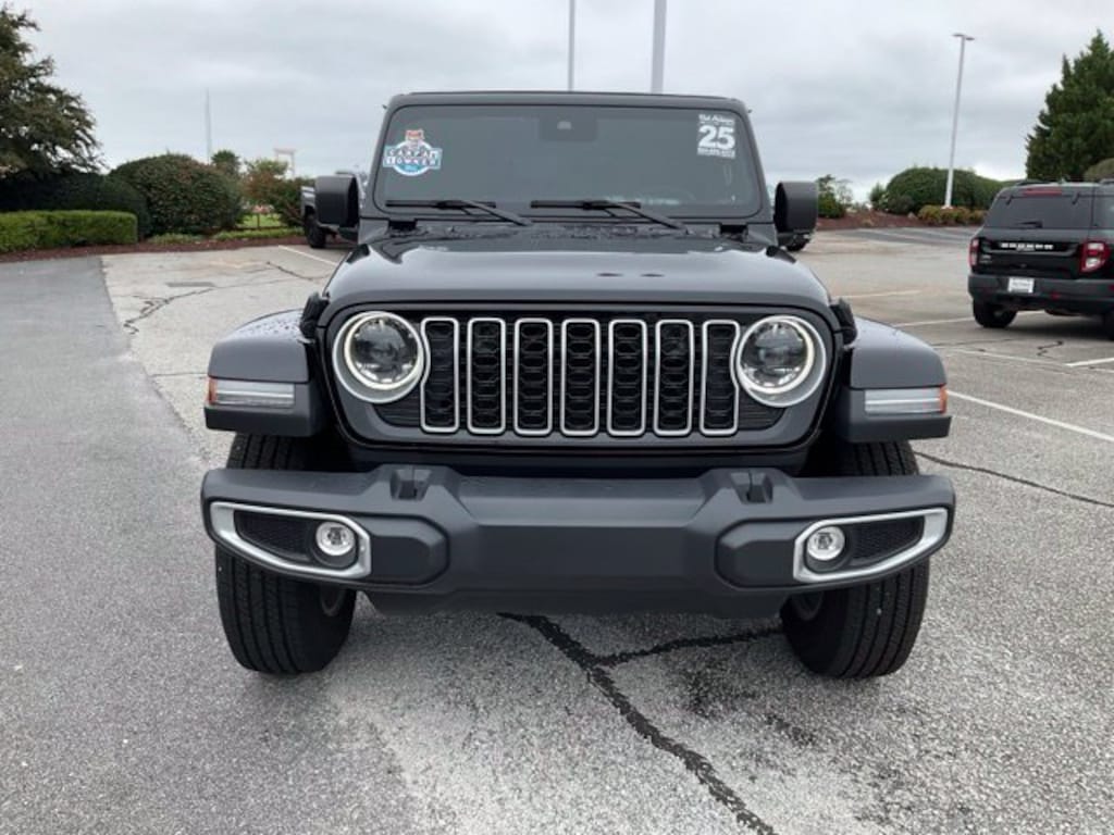 Used 2025 Jeep Wrangler Sahara SUV