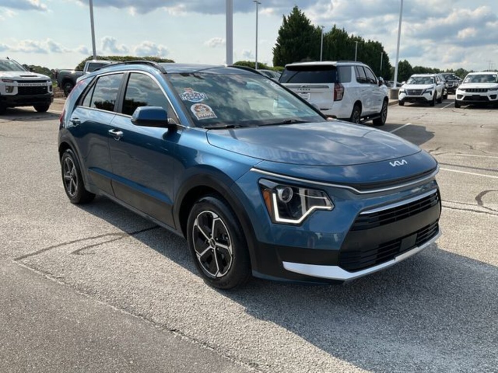 Used 2024 Kia Niro Plug-In Hybrid EX SUV
