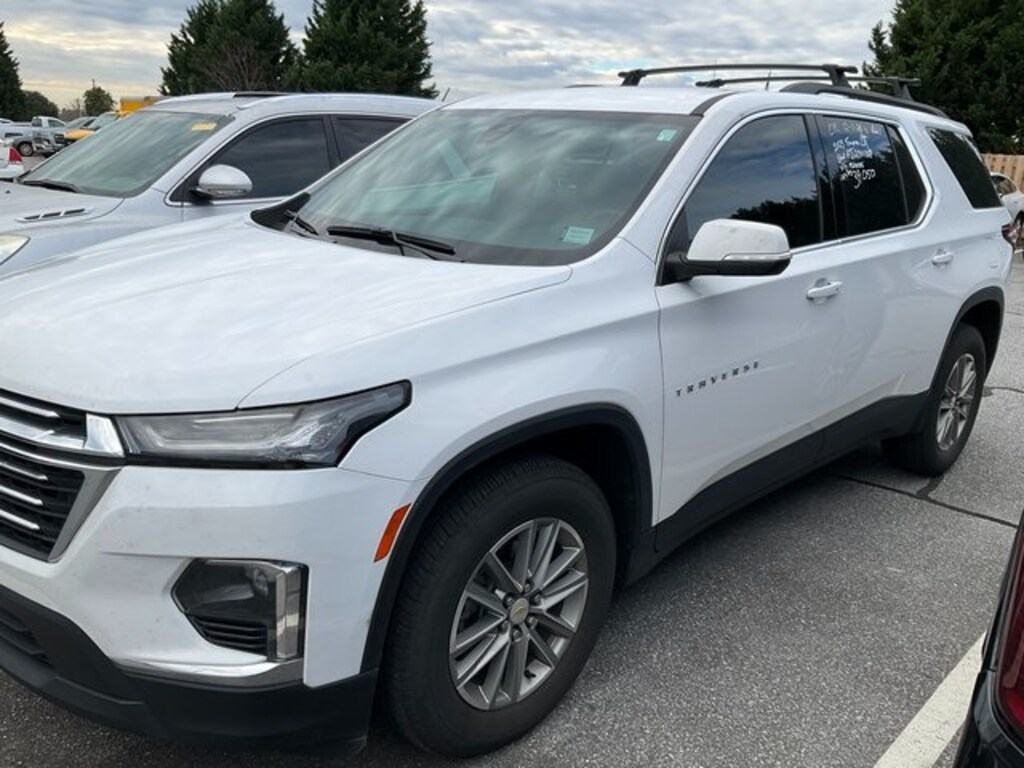Used 2023 Chevrolet Traverse LT SUV