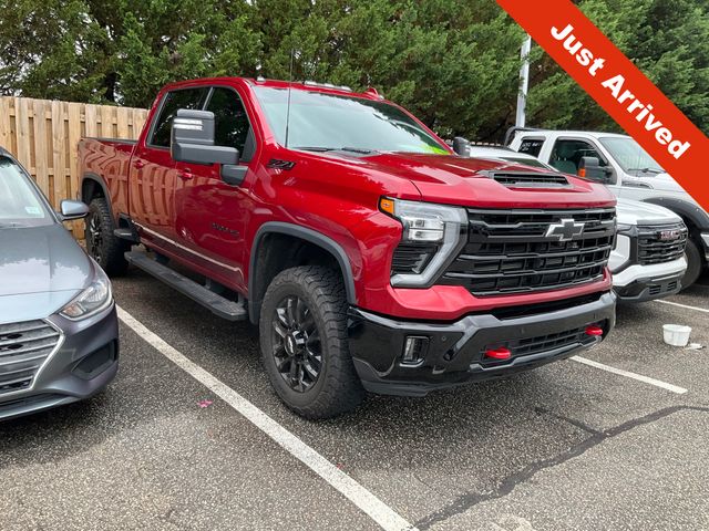 2025 Chevrolet Silverado HD LTZ 4WD Crew Cab Standard Box's photo