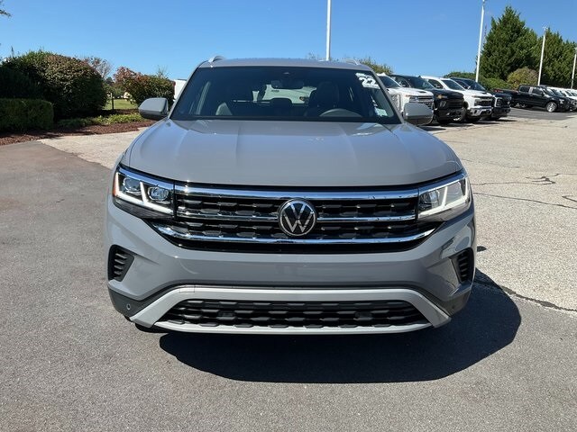 2022 Volkswagen Atlas Cross Sport SEL photo 2