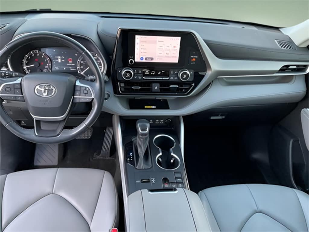 Used 2023 Toyota Highlander XLE SUV
