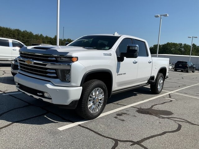 2023 Chevrolet Silverado 2500HD High Country photo 3