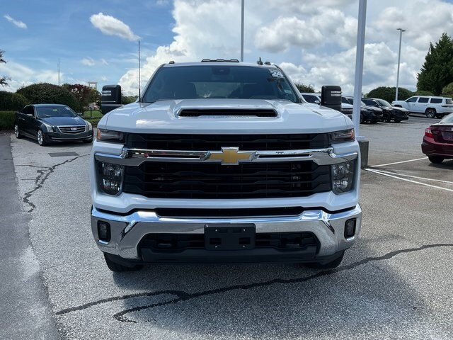 2024 Chevrolet Silverado 3500HD LT photo 2