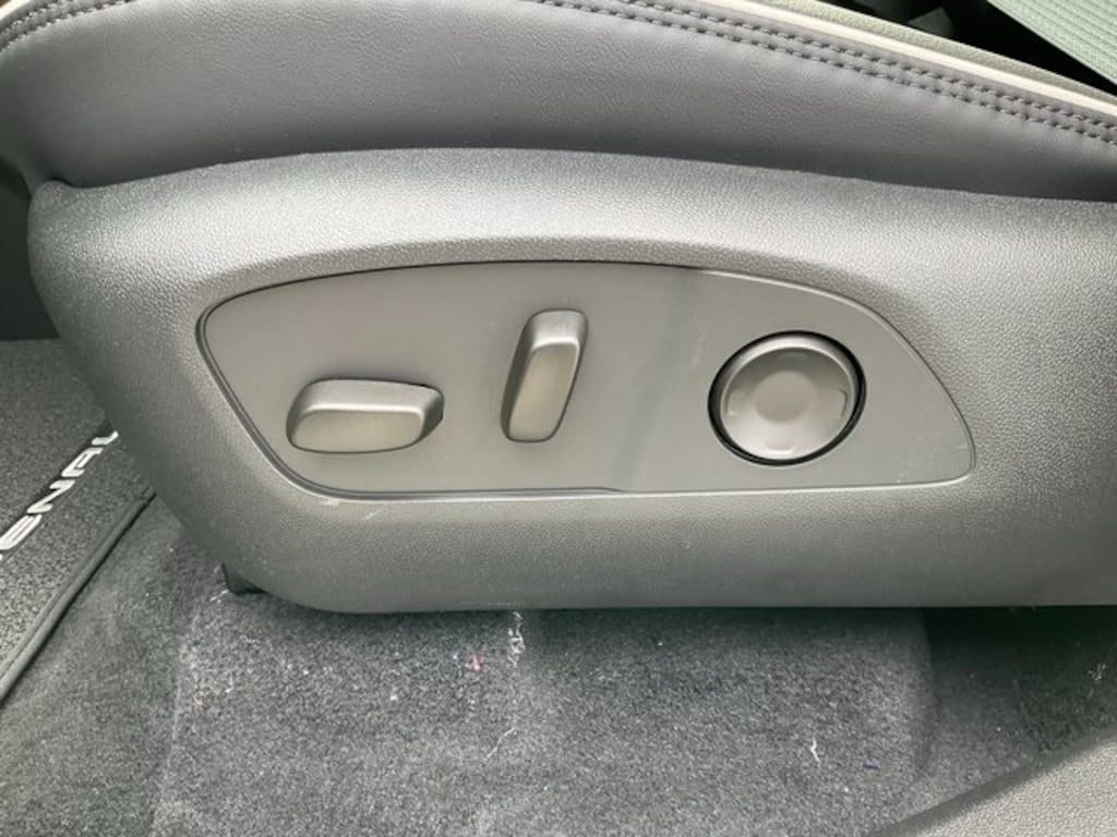 New 2026 GMC Acadia Denali SUV