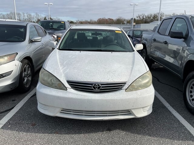 2005 Toyota Camry LE photo 2