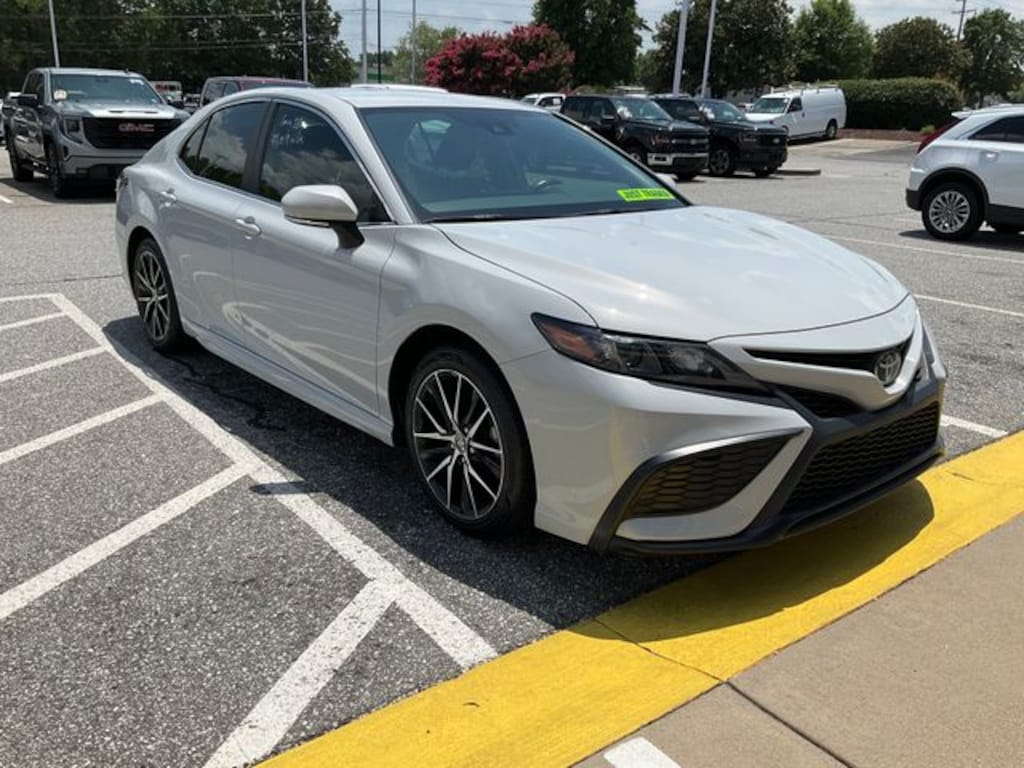 Used 2024 Toyota Camry SE Sedan