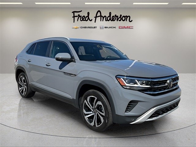 2022 Volkswagen Atlas Cross Sport SEL photo 2