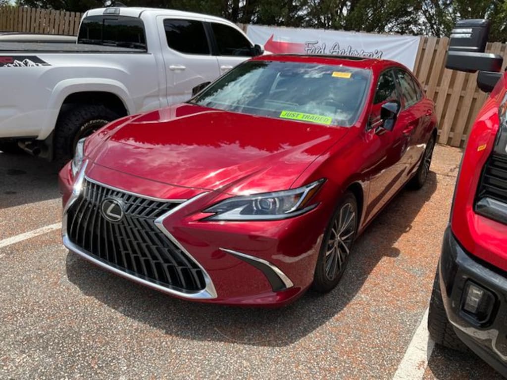 Used 2025 Lexus ES 350 Sedan