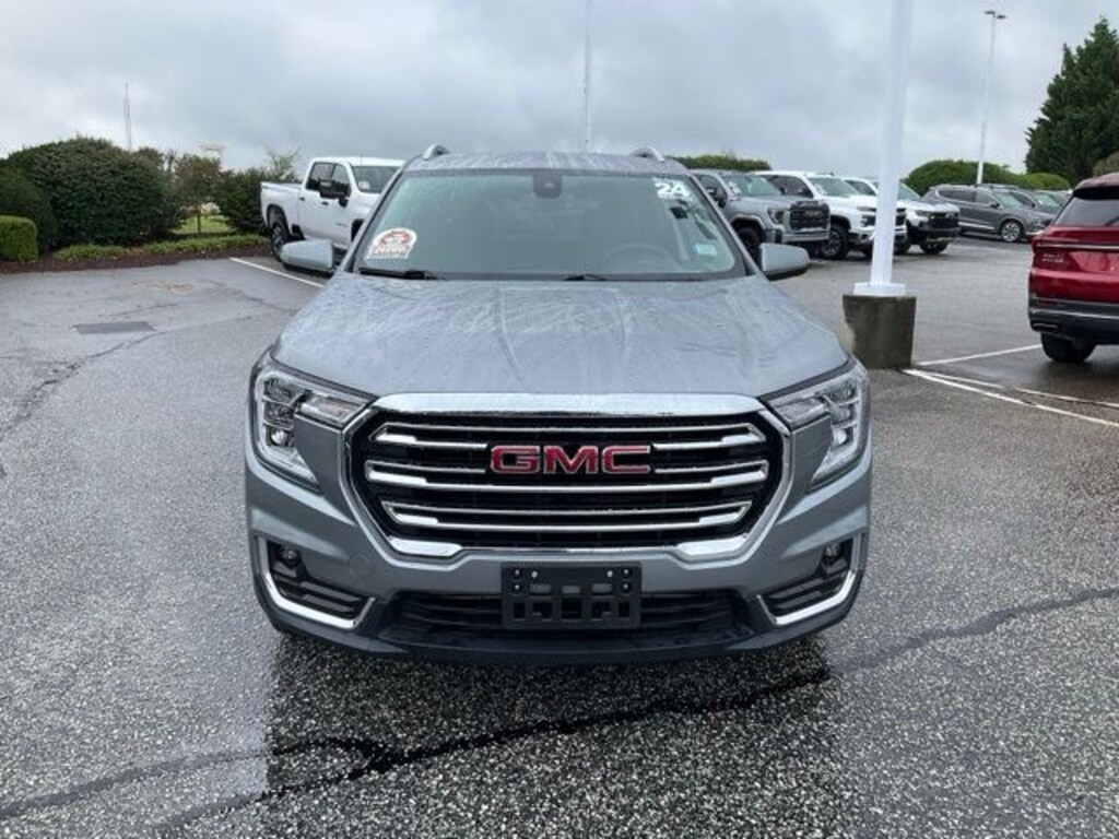 Used 2024 GMC Terrain SLT SUV