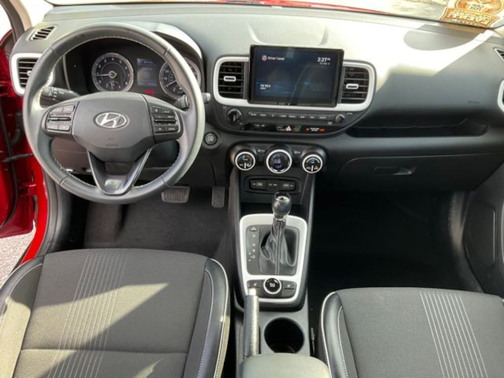 Used 2022 Hyundai Venue Limited SUV