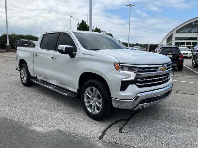 2025 Chevrolet Silverado 1500 LTZ photo 3