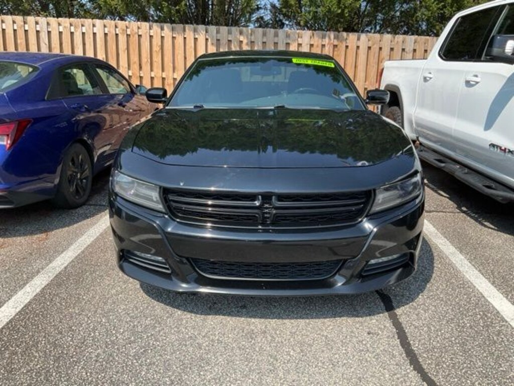 Used 2016 Dodge Charger SXT Sedan