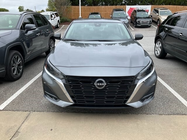 2024 Nissan Altima 2.5 SV photo 2