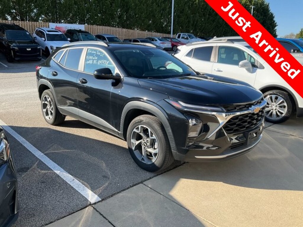 Used 2024 Chevrolet Trax LT SUV