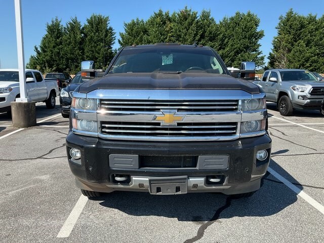 2015 Chevrolet Silverado 3500HD High Country photo 2