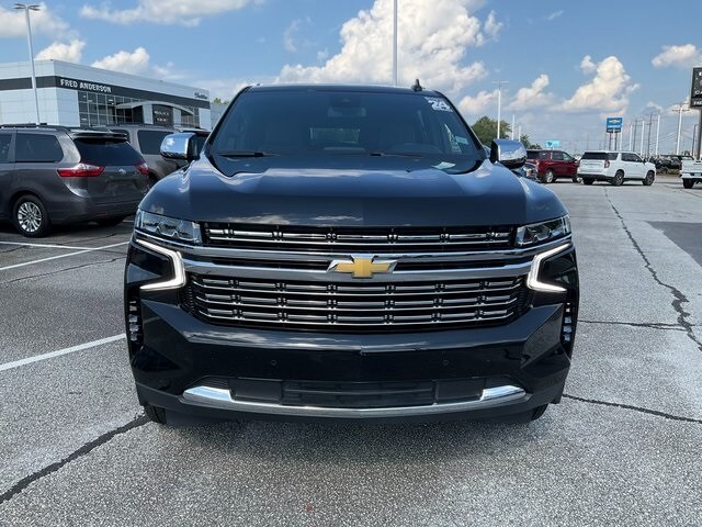 2024 Chevrolet Suburban Premier photo 2