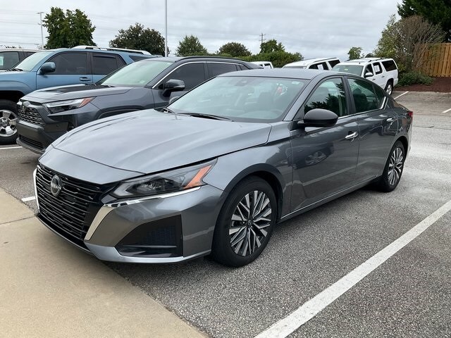2024 Nissan Altima 2.5 SV photo 3
