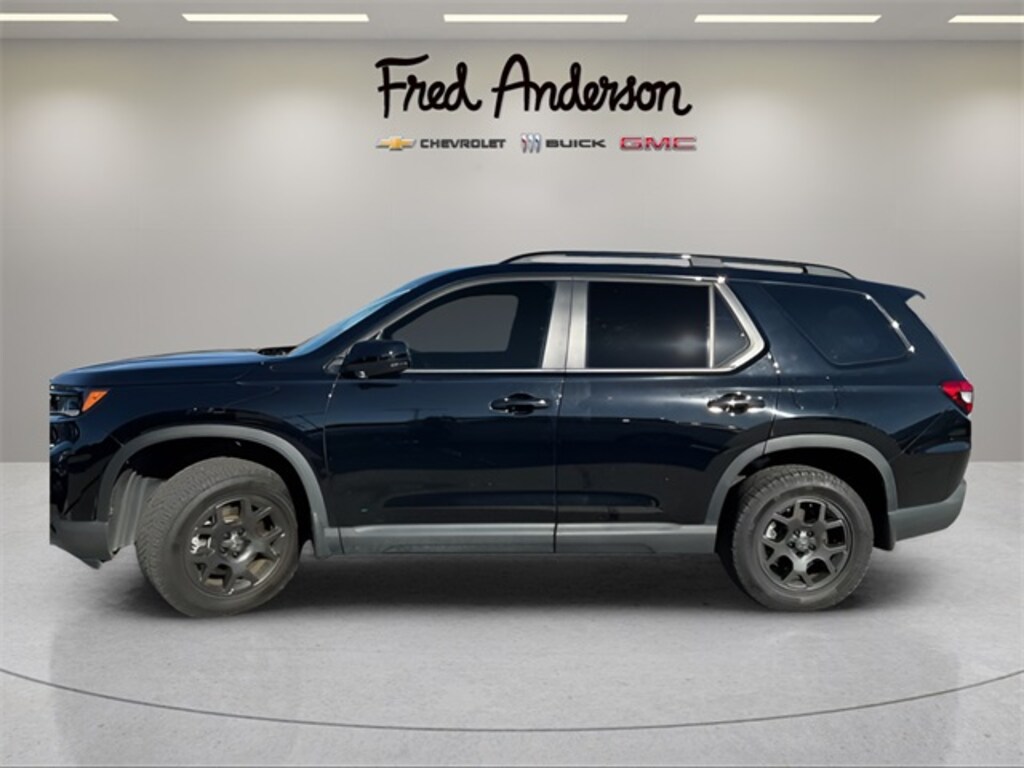 Used 2024 Honda Pilot TrailSport SUV