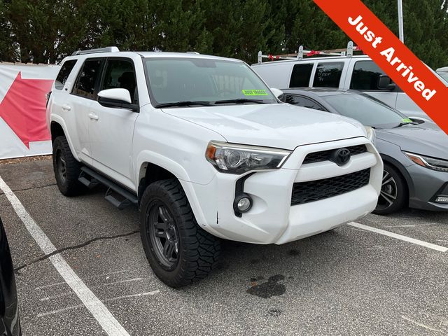 2017 Toyota 4Runner SR5 V6's photo