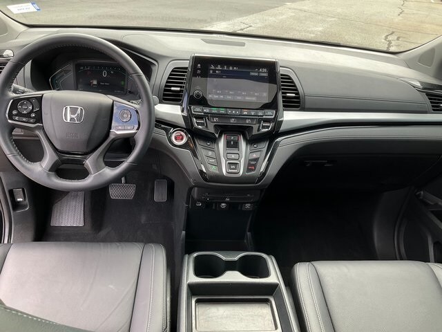 2024 Honda Odyssey Touring photo 3