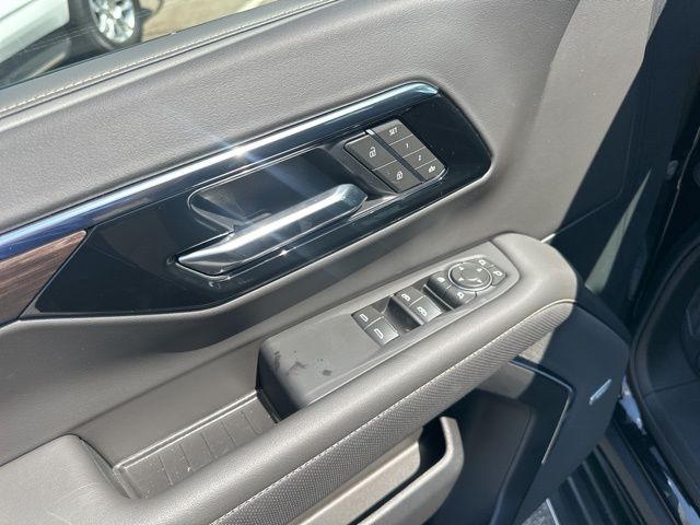 2025 Chevrolet Tahoe Premier - Photo 6