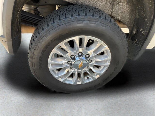2023 Chevrolet Silverado 2500HD High Country photo 2