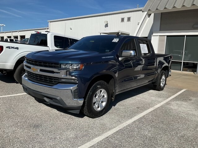 2020 Chevrolet Silverado LT photo 3