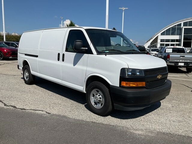 2023 Chevrolet Express 2500 Work Cargo Van photo 3