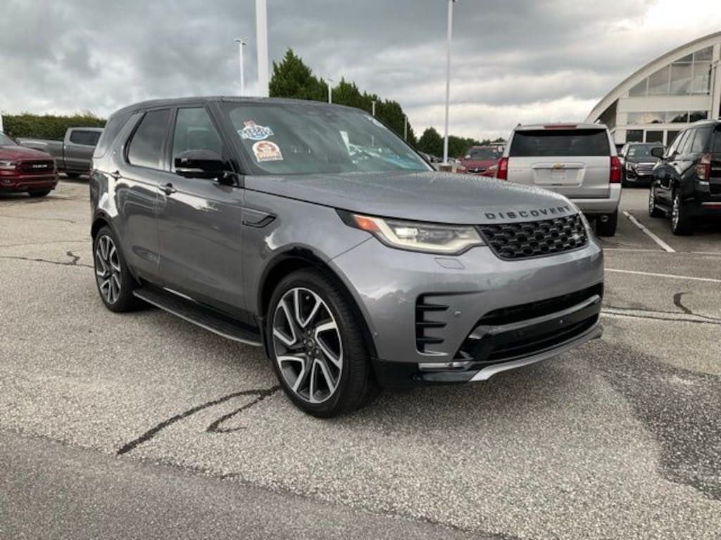 Used 2025 Land Rover Discovery Dynamic SE SUV